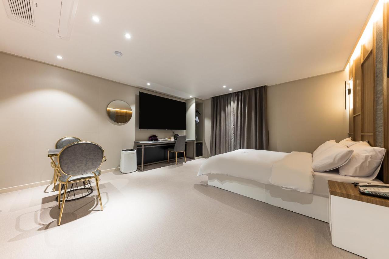 Hotel Lium Cheonan Extérieur photo
