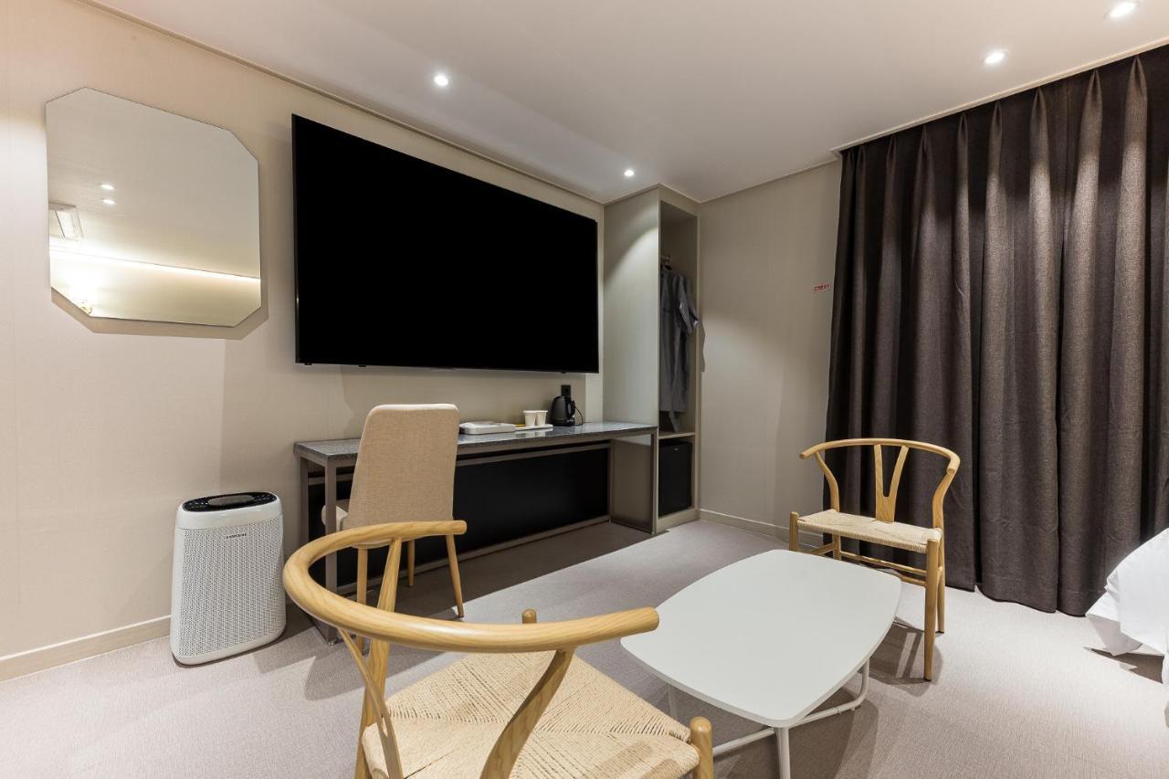 Hotel Lium Cheonan Extérieur photo
