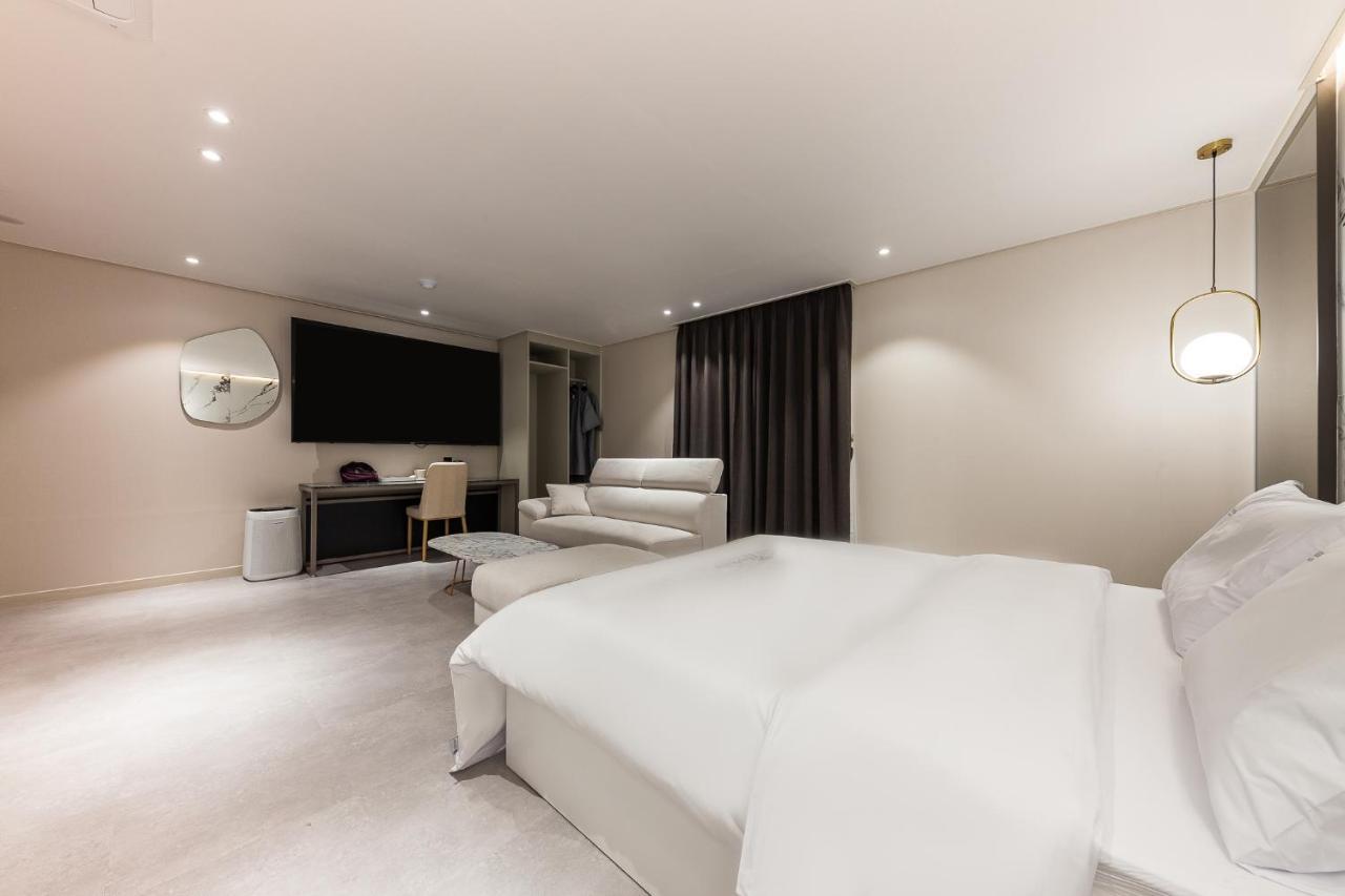 Hotel Lium Cheonan Extérieur photo