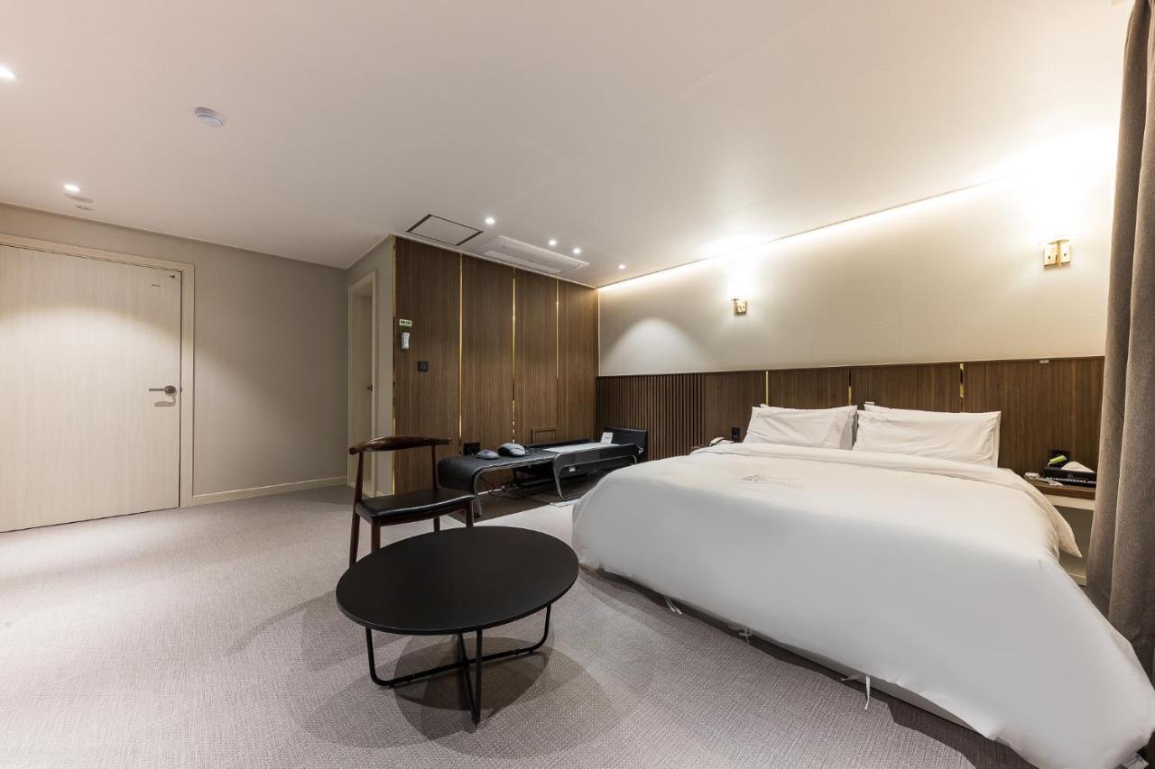 Hotel Lium Cheonan Extérieur photo