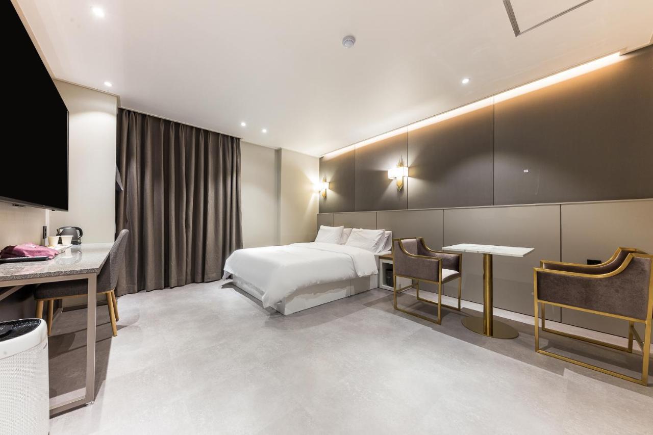 Hotel Lium Cheonan Extérieur photo