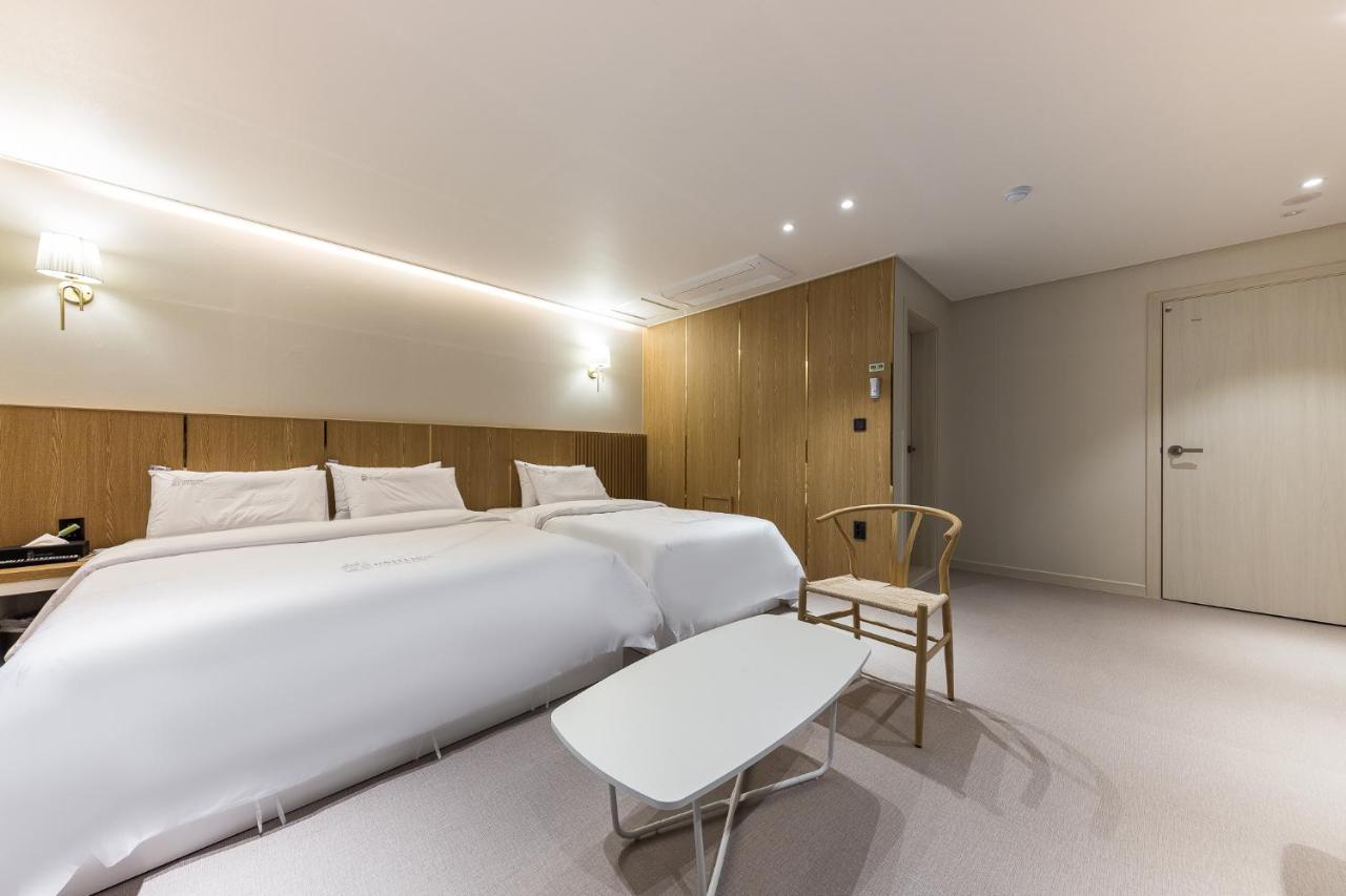 Hotel Lium Cheonan Extérieur photo