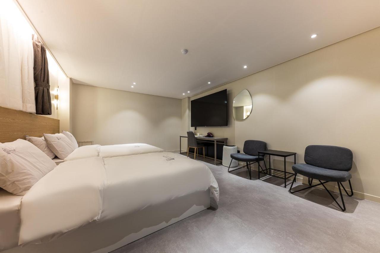 Hotel Lium Cheonan Extérieur photo