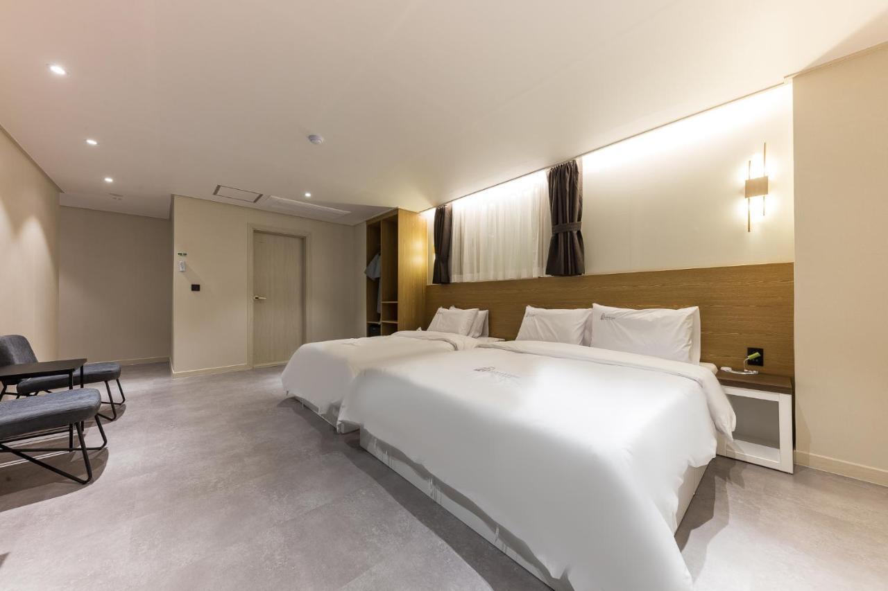 Hotel Lium Cheonan Extérieur photo